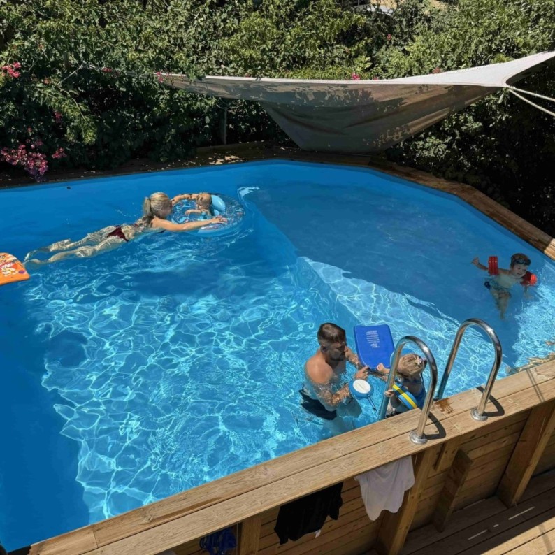 Zwembad AQUA 4.65 x 2.85 – H.1.24 m met strand, lichtblauw, met in te betonneren steunen