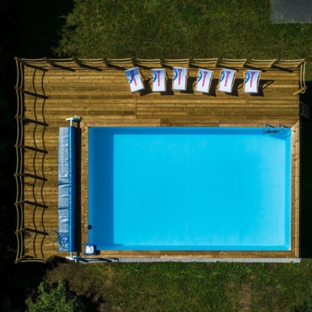 Zwembad AQUA 6.1 x 2.85 – H.1.31 m, lichtblauw, met beugels vastgeschroefd aan beton