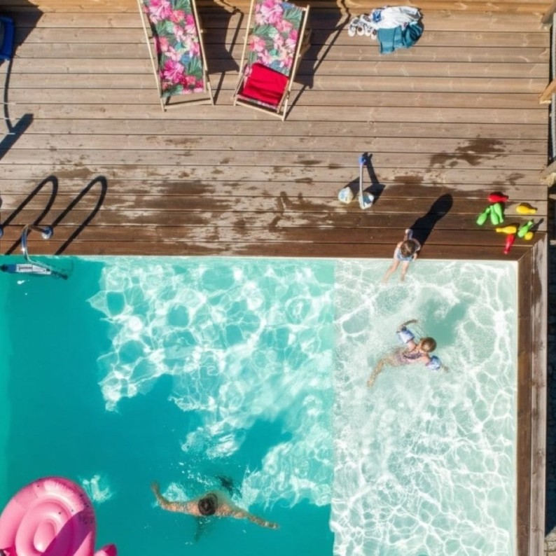 Zwembad AQUA 10.2 x 5.2 – H.1.45 m met strand, zand, met in te betonneren steunen