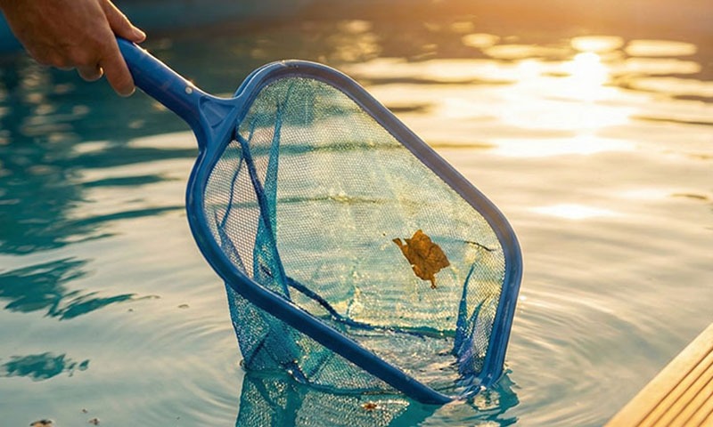 Het zwembad voorbereiden vóór het seizoen